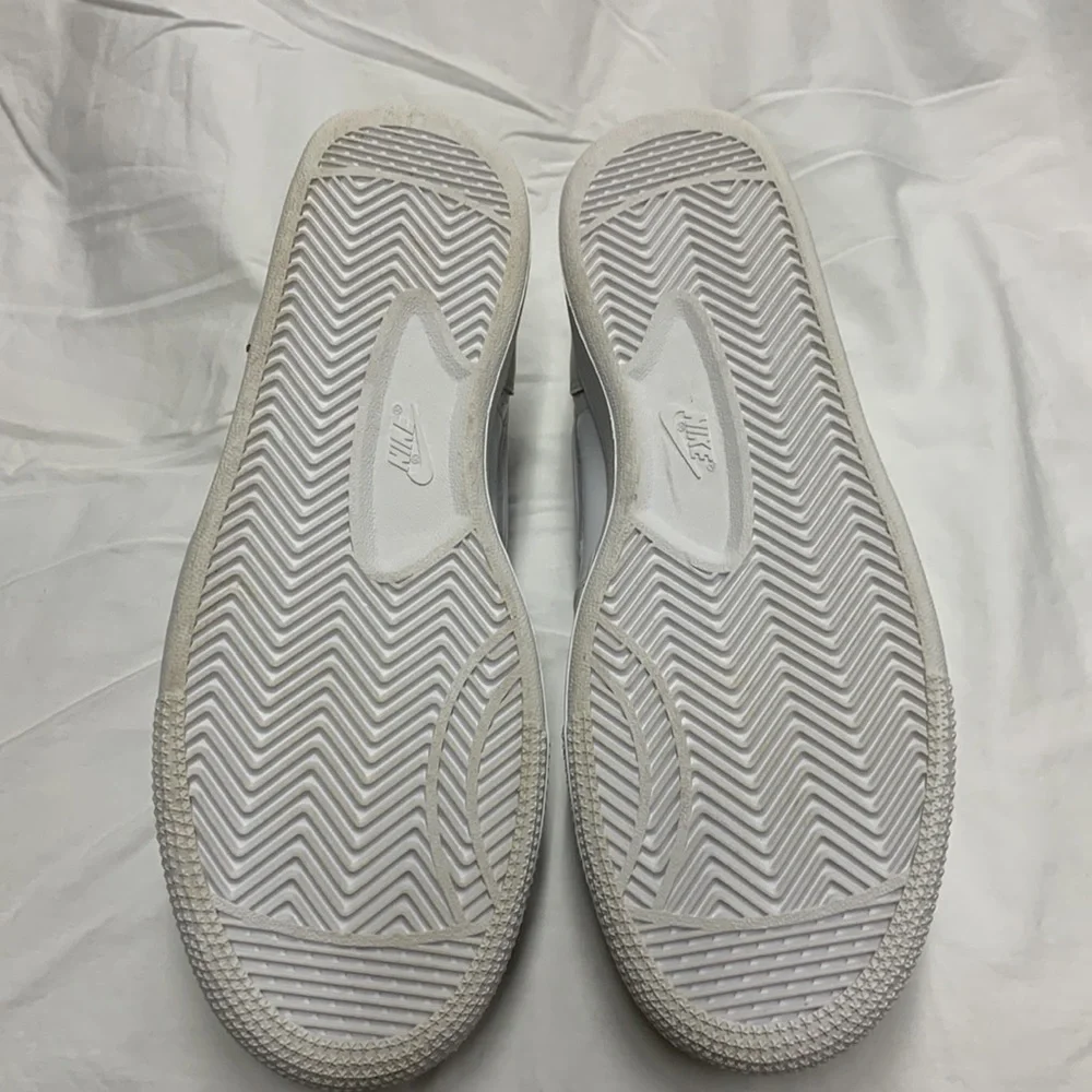 Nike White and Gray Sneakers - Picture 7 of 11